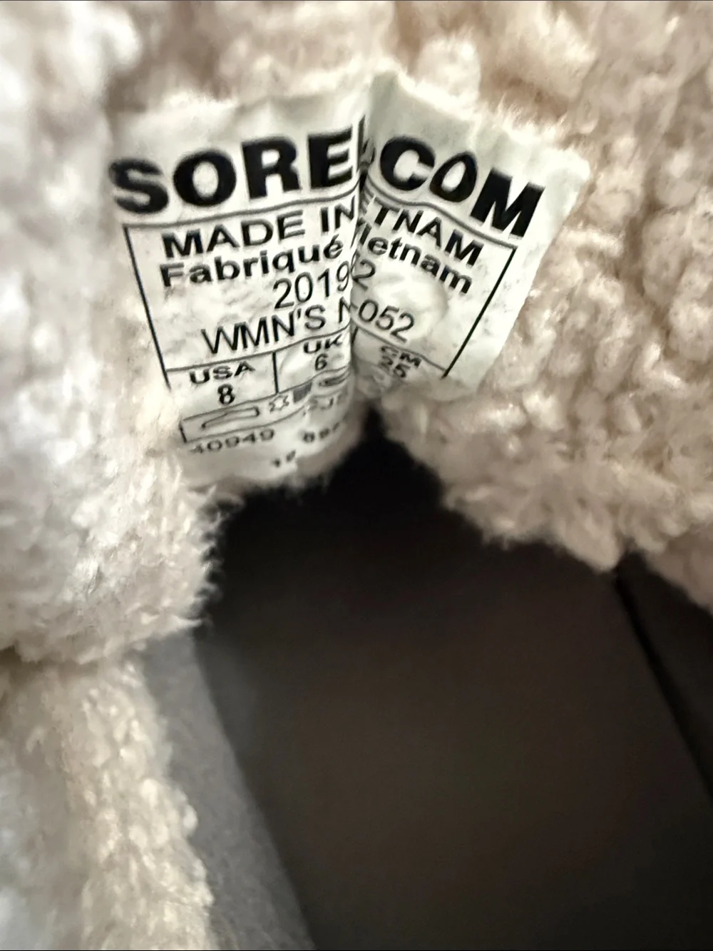 Women’s 8 Sorel Gray Suede Explorer Ankle Boot fleece lined Waterproof Outsole’s